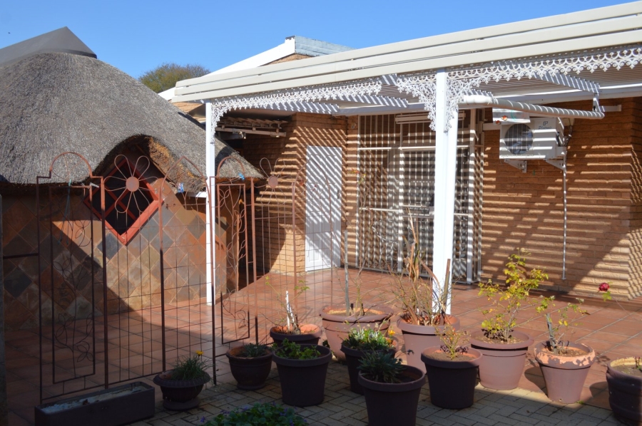 2 Bedroom Property for Sale in Oudorp North West